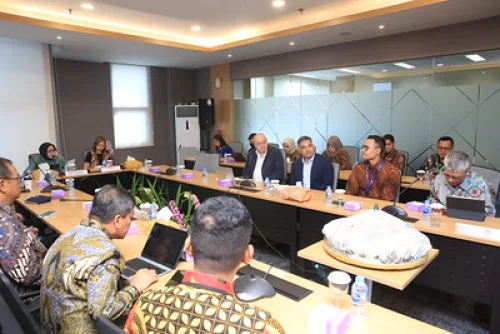 KOLABORASI DITJEN NAKES – WHO DALAM MENGATASI KEKURANGAN TENAGA KESEHATAN DI INDONESIA