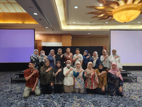 Tracer Study Memperkecil Gap Kompetensi Lulusan Poltekkes Kemenkes  dengan Kebutuhan Kompetensi Dunia Kerja