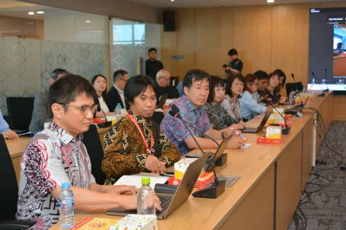 Audiensi Pertemuan Pengembangan Layanan Kesehatan Peningkatan Keterampilan SDM (Caregiver) di Indonesia antara Direktorat Jenderal SDMK dengan PT Kebun Teknologi Indonesia