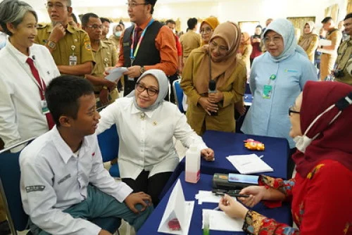 Kick Off Cek Kesehatan Gratis Sekolah di SLB Negeri Semarang