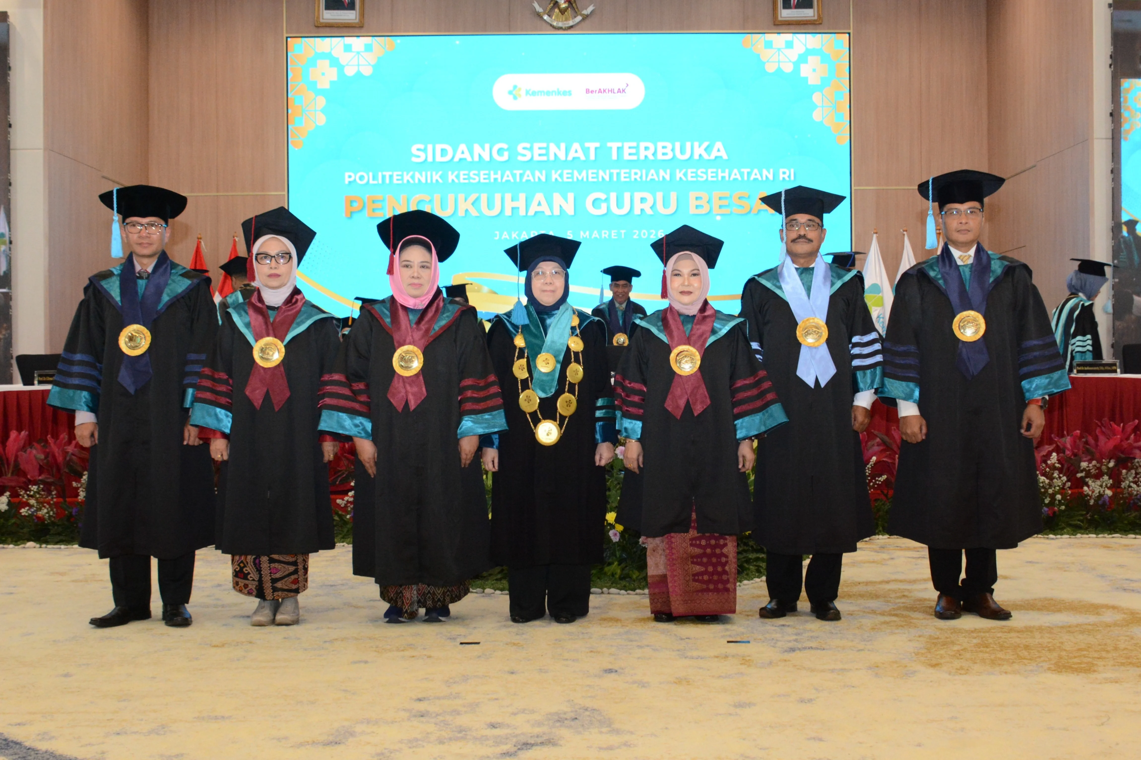 Pengukuhan Guru Besar Baru, Direktur Jenderal SDMK : Indonesia membutuhkan lebih banyak  inovasi, risetnya berdampak dan pemimpin yang mampu menjembatani ilmu pengetahuan dengan kebijakan